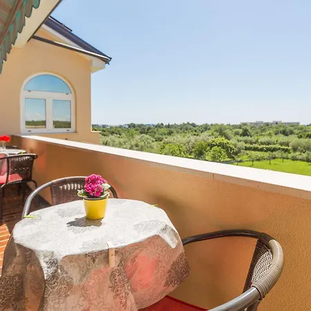 Helles Nur 250 Meter Zum Mit Meerblick, Pool, Grill, Waschmaschine Porec