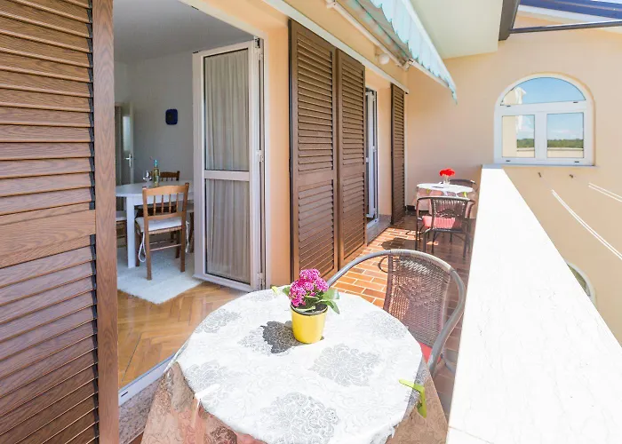 Daire Helles Nur 250 Meter Zum Mit Meerblick, Pool, Grill, Waschmaschine Poreč