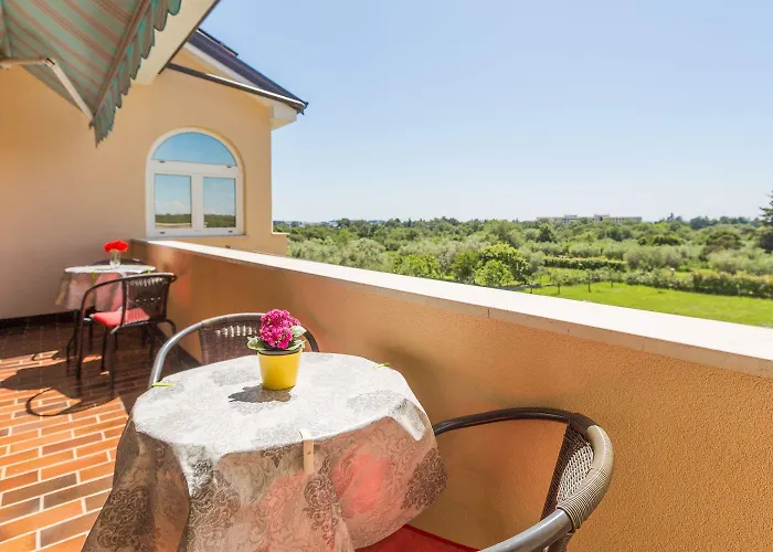 Helles Nur 250 Meter Zum Mit Meerblick, Pool, Grill, Waschmaschine Poreč