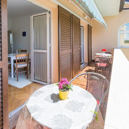 Apartment Helles Nur 250 Meter Zum Mit Meerblick, Pool, Grill, Waschmaschine Poreč