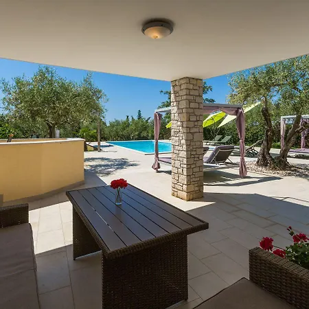 Helles Nur 250 Meter Zum Mit Meerblick, Pool, Grill, Waschmaschine Apartmán